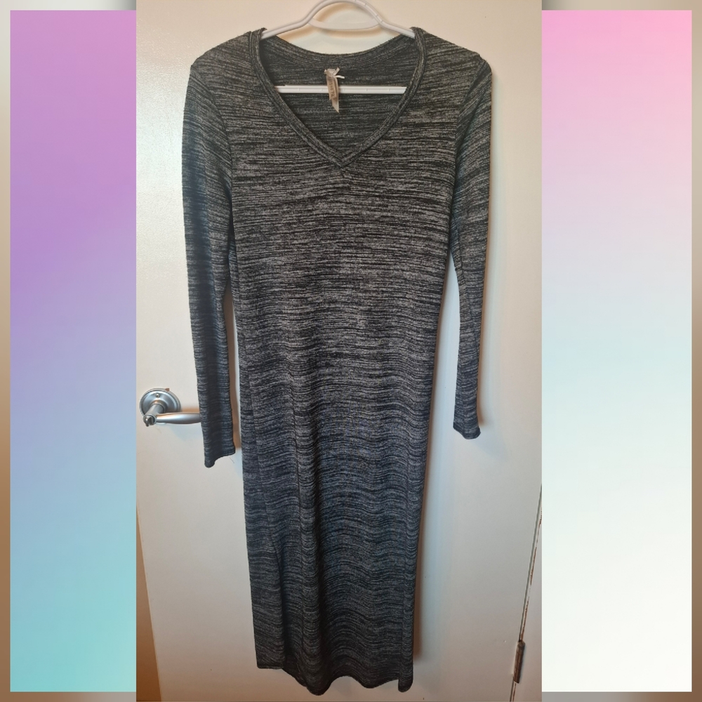 1002 Heather Grey Long Sleeve V-Neck Dress
